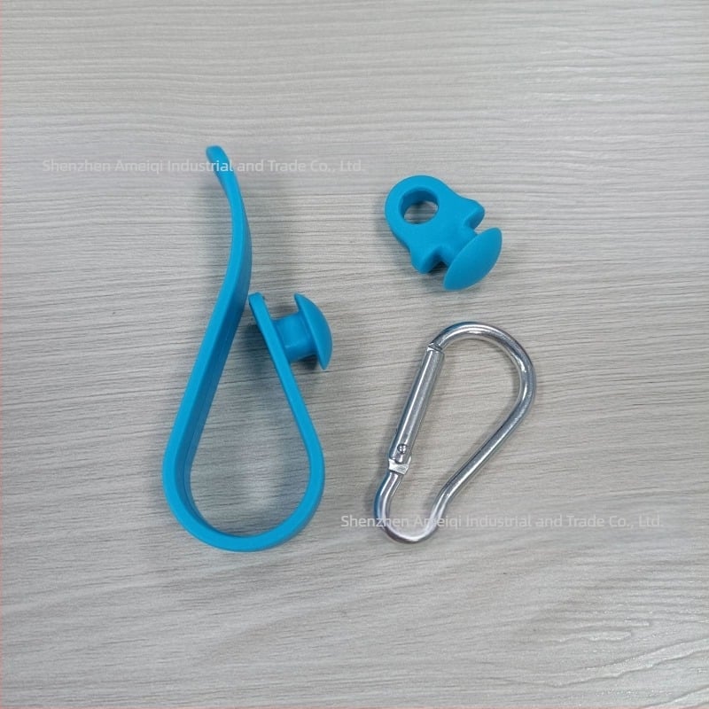 Az Amazon népszerű Bog Accessories háromrészes horogkészlete, karabiner gomba alakú csattal, lyukas táska kiegészítőkkel, medállal