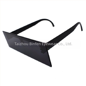 Fekete, négyzet alakú keretes napszemüveg Thug Life Pack Forced Dimension Mosaic My World Code Pixel napszemüveg Szemüvegek