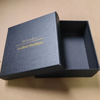 Univerzális övdoboz Fekete menny és föld borítású kartondoboz csomagolású ajándékdoboz négyzet alakú bronzosító Butik övdoboz nagykereskedelemben