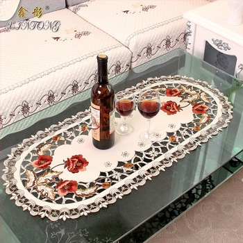 229 európai stílusú, könnyű, luxus üreges hímzett terítő, asztali futó szövet, étkező terítő, székpárna, dohányzóasztal, terítő gyári nagykereskedelem