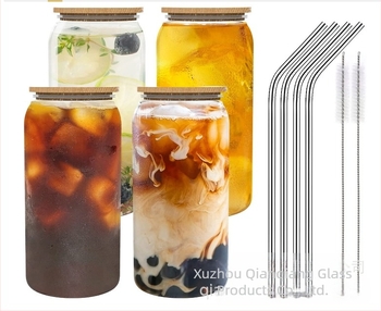 Határon átnyúló üveg 470 ml-es üdítős doboz, 690 ml-es kólásdoboz, söröskorsó, Mason pohár bambusz és fa tetővel, szívószál készlet