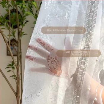 Álomszerű francia stílusú művészi függönyök virágmintás áttetsző függönyökkel nappaliba és hálószobába, padlótól mennyezetig érő ablakokkal, rózsaszín pillangó rokokó ablakáttetsző függönyökkel