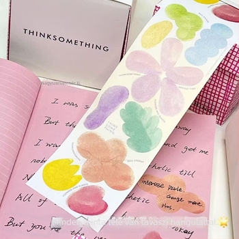 Kis piros könyv egyszerű színes matricák kihúzható post-it jegyzetek stílusos diákoknak öntapadós, téphető N matricák