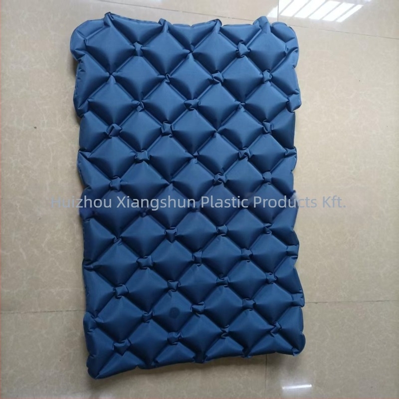 Felfújható kisállatszőnyeg kültéri piknik kemping stílusú strand egyszemélyes TPU automatikus felfújható ágy sátor alvószőnyeg nedvességálló és vízálló