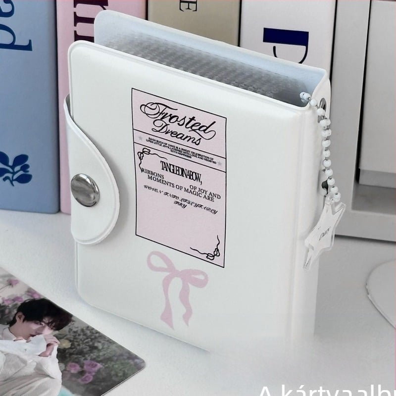 Ins Little Red Riding Book, ugyanolyan stílusú, szerelmes masnival díszített, palota alakú kártyakönyv, 7,6 cm-es Faroff Star Chasing kártyatároló album