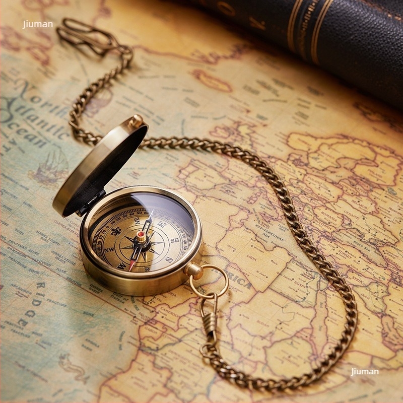 Európai retro nosztalgikus iránytű kültéri fém iránytű középkori tanulmánydekorációs díszek ajándék fotózási kellékek