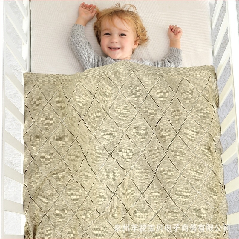 Ins Hot Selling Baby Kötött Szív Kivágású Takaróhuzat