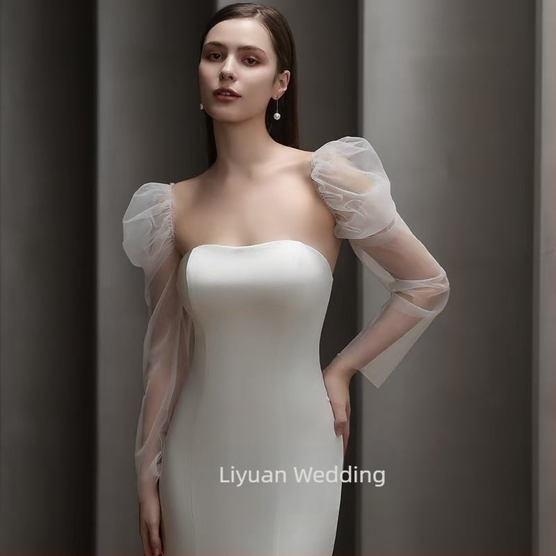 sima puha fonalból készült hosszú, átlátszó tüll krémfehér menyasszonyi fotó napvédelemmel, ujjal