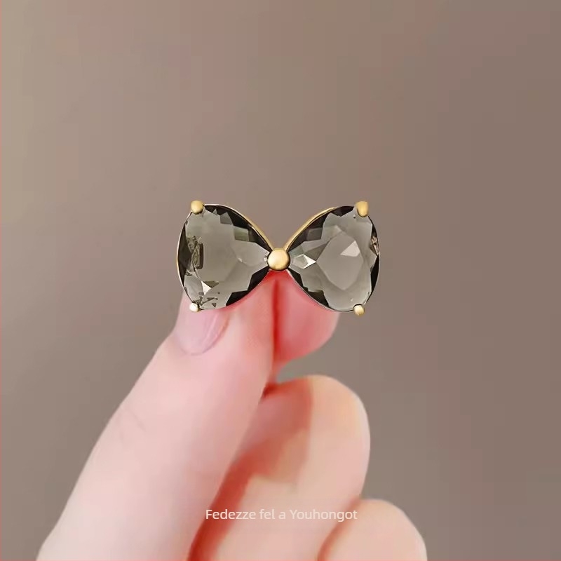 Kiváló kristály masni tükröződésmentes bross, csúcskategóriás női divatos egyszerű gallértű, rögzített ruházati kiegészítők csattal