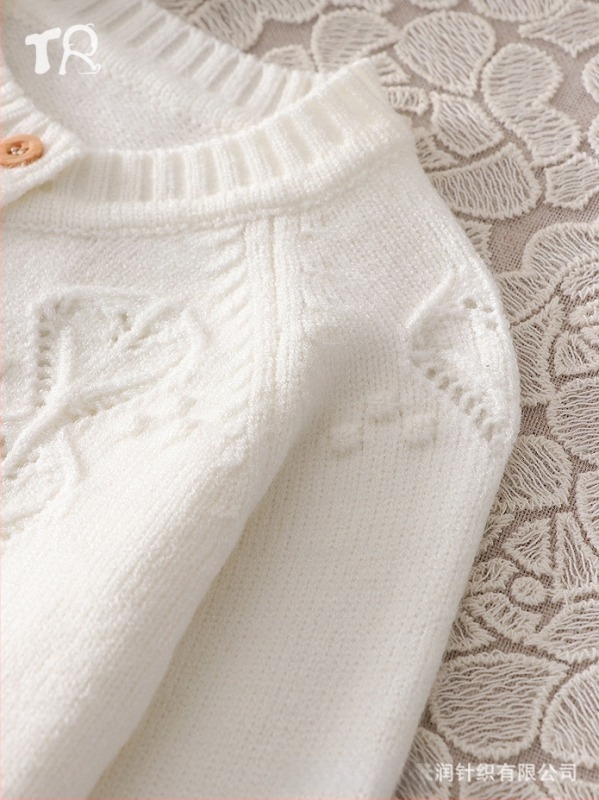 Őszi babaruhák Western stílusú hosszú ujjú kötött kabát krémfehér kereknyakú hosszú ujjú szív alakú kivagdosott rombusz gomb