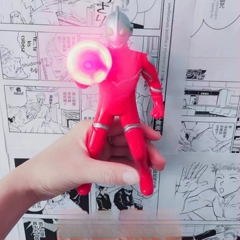 Mini Ultraman világító ventilátor, kézzel tekerhető elektromos ventilátor, kis kézi, kézzel préselt Superman kényelmes kézi ventilátor