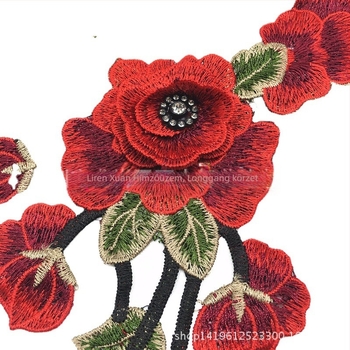 Hímzett csipkés díszítés ruházathoz; poliészter fonal; alkalmas női ruházathoz, sapkához és farmerhez