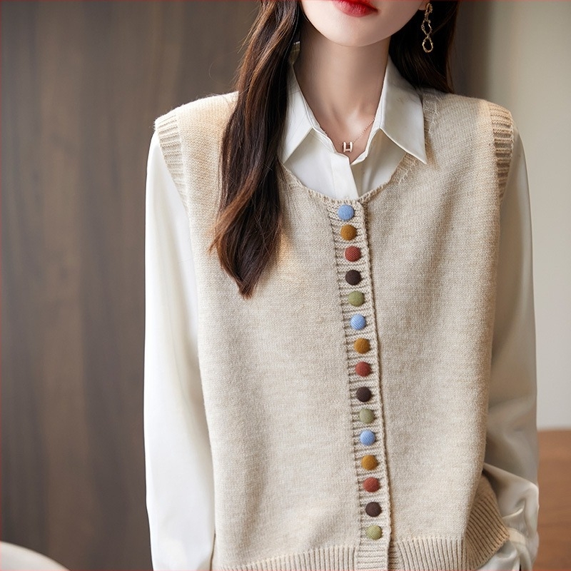 Kötött gyapjú–Viszkóz keverék mellény, ujj nélküli, kerek nyakú, bő szabás, őszi 2024