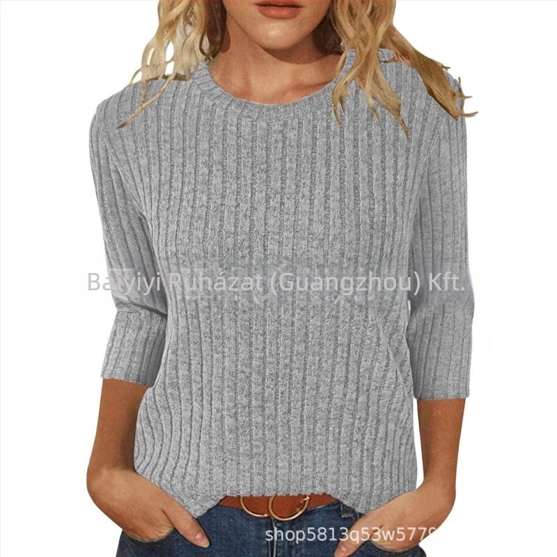 Női póló kerek nyakkal, 3/4-es ujjú, egyszínű, kefés felülettel, laza szabás