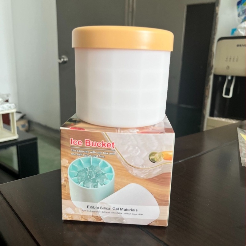 Szilikonból készült hengeres jégkészítő forma, 60 darabos kapacitás, könnyen kioldható, testreszabás és logónyomtatás elérhető