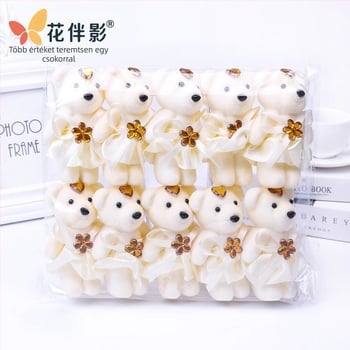 Plüssmackó válogatás: fagylalt ízű Mackó, csillag beismerő Mackó, velúr teddy, esküvői autóhoz való Mackó, rajzfilm virágcsokor baba — anyag: textil, feldolgozás: él-szegés, hiba: 1-2