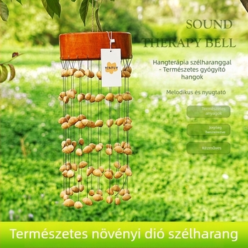 Fenyőfa medál kézi haranggal és szélcsengővel, modern minimalista stílus