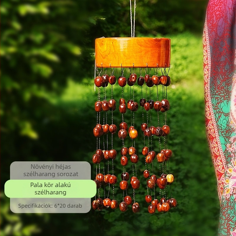 Fenyőfa medál kézi haranggal és szélcsengővel, modern minimalista stílus