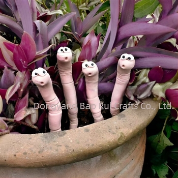 Gyantából készült rovar alakú dísz virágtartóhoz — geometriai forma, pásztor-stílus, rovar modell