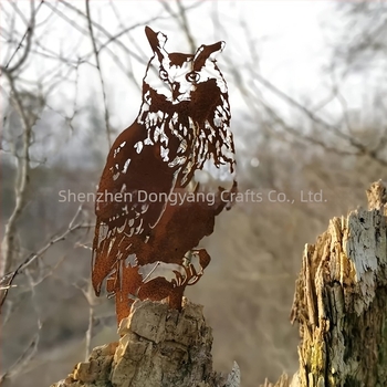 Fém bagoly kert szobor, modern minimalista stílus, kategória: állatok, alkalmas kertben, udvaron vagy irodában