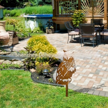 Fém bagoly kert szobor, modern minimalista stílus, kategória: állatok, alkalmas kertben, udvaron vagy irodában