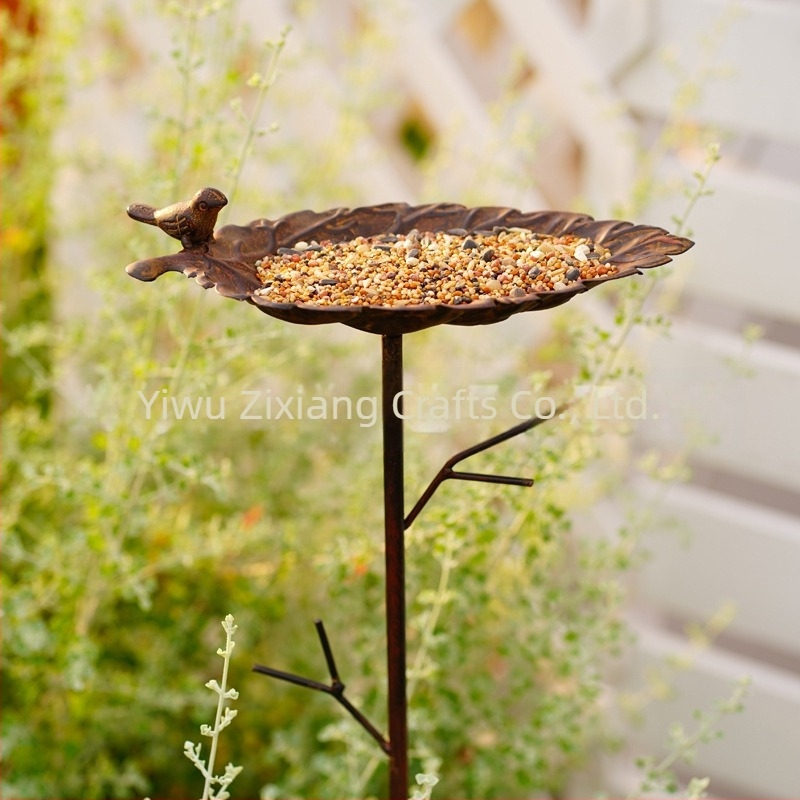 Drunk öntöttvas madáretető virág alakú – kerti dísz dugóval csatlakoztatható, fém