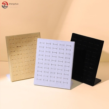 Fülbevaló bemutató állvány, L típus, műanyagból, szivacs burkolattal, egy rétegű, lyukasztási folyamat