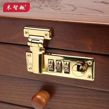 Fából készült ékszerdoboz zárható rekeszekkel, 18L kapacitással, virágos mintával