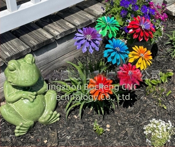 Fém kerti karó virágokhoz, modern minimalista stílus, növényi motívum, táj virág dekoráció, félkézi, félgépes gyártás