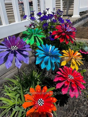 Fém kerti karó virágokhoz, modern minimalista stílus, növényi motívum, táj virág dekoráció, félkézi, félgépes gyártás