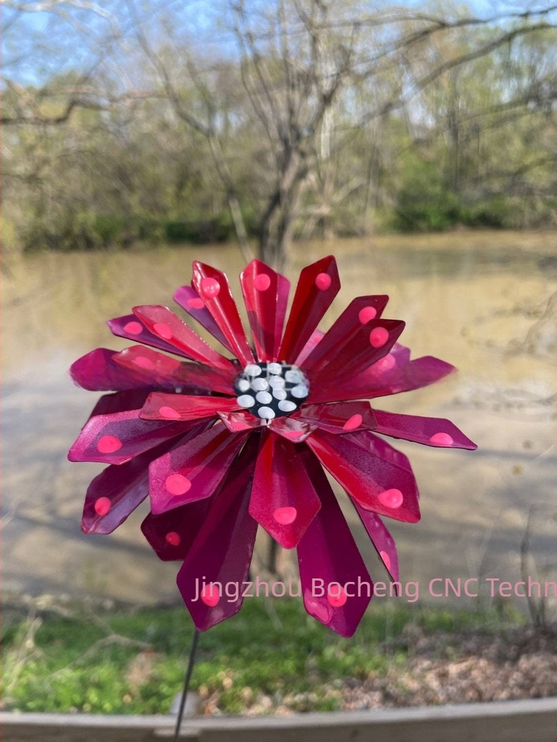 Fém kerti karó virágokhoz, modern minimalista stílus, növényi motívum, táj virág dekoráció, félkézi, félgépes gyártás