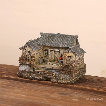 Pastorális mini ház gyanta dísz – asztali és autó dekoráció, virágcserepes dekor, táji dísz, kis ajándék