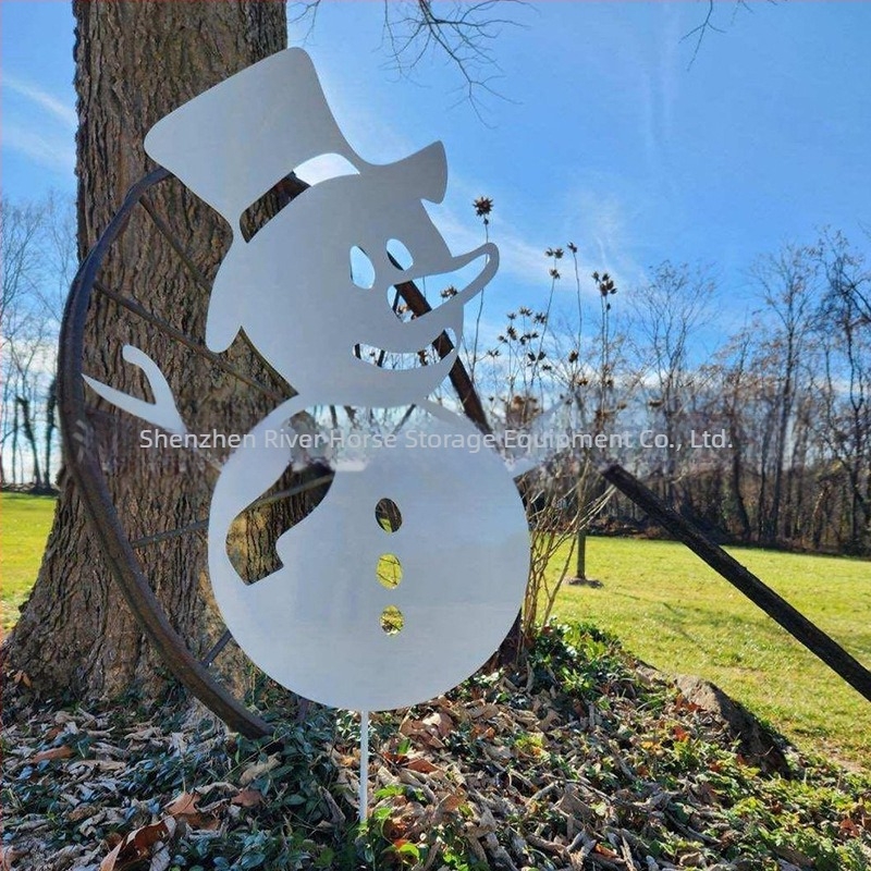 Fém Halloween-kerti jelzőtábla fényesen világító motívumokkal: koponya, szellem, tök, démon és fekete macska