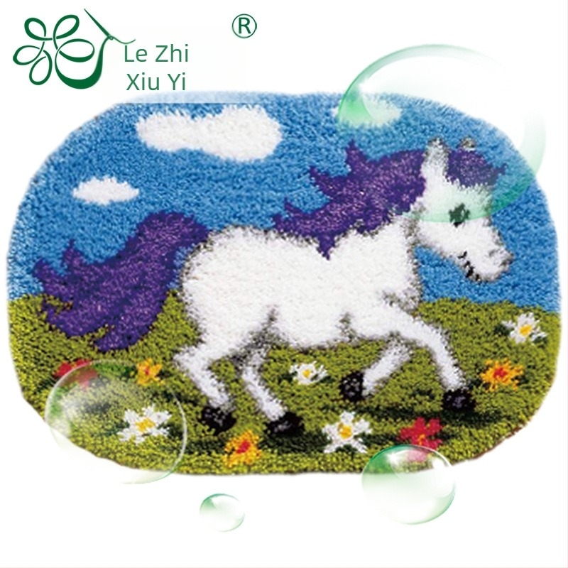 Képregény motívummal díszített, négyzet alakú szőnyegpárna, akril szálak, kézi mosás, alkalmas nappalira, hálószobára, dolgozószobára, étterembe, előszobára, erkélyre