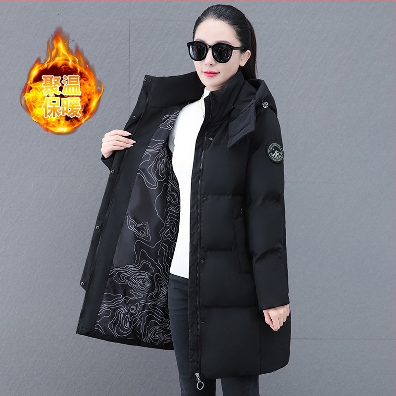 Női középhosszú poliészter kabát selyemszerű töltettel, hosszú ujjak, levehető kapucni, cipzár