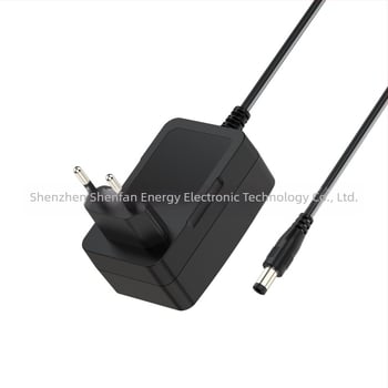 SFN024-CH Babakocsi akkumulátor töltő, bemenet AC100-240V, kimenet DC12V, CE tanúsítvány