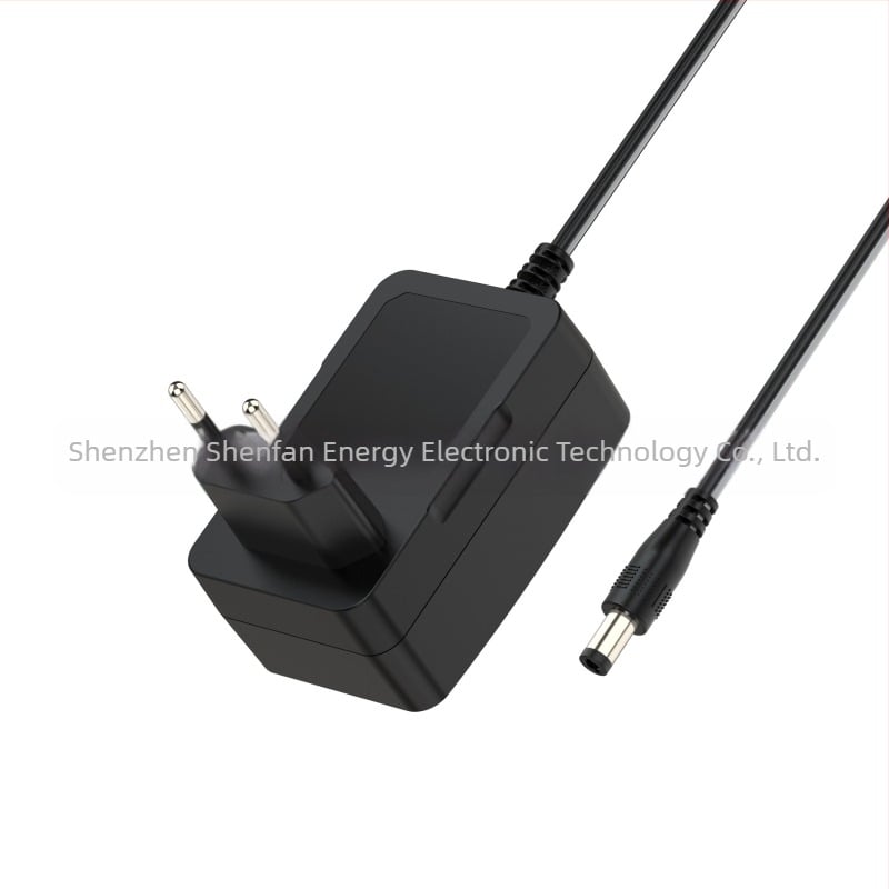 SFN024-CH Babakocsi akkumulátor töltő, bemenet AC100-240V, kimenet DC12V, CE tanúsítvány