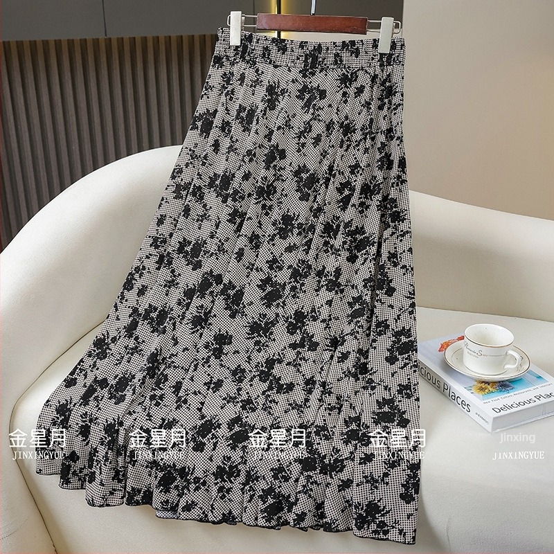 A-vonalú midi szoknya, hosszú, virágos mintázat, Ice Silk, 70–80% viszkóz, enyhe nyújthatóság, 2025 nyár