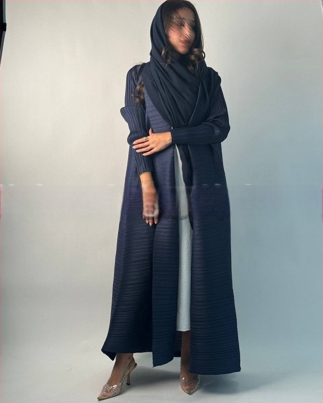 Arab abaya fodrozott mintával, hosszú ujjú, hosszított fazon, kötőzáras záródás