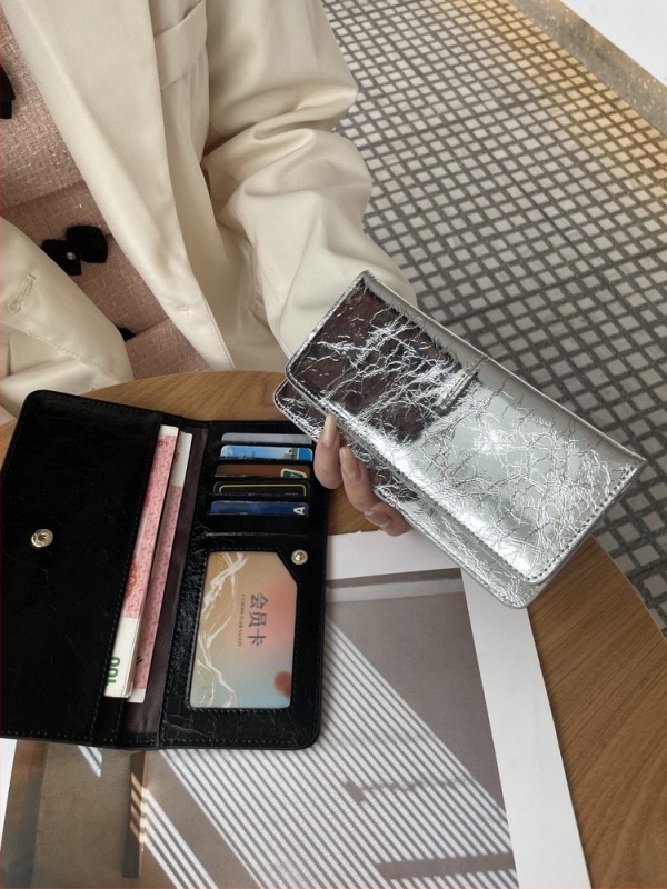 Női hosszú valódi bőrtáska, sokoldalú 2025-ös modell, ultra vékony bőr, kártyatartó, kompakt elegáns csat