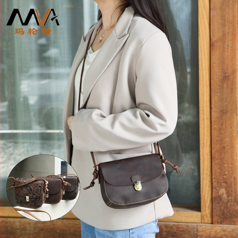 MVA Női válltáska valódi bőrből, első réteg marhabőrből, zárózárral, ovális forma, belső cipzáras zseb, Cloud bag stílus, egypántos, mindennapi használatra, 2025 tavasz