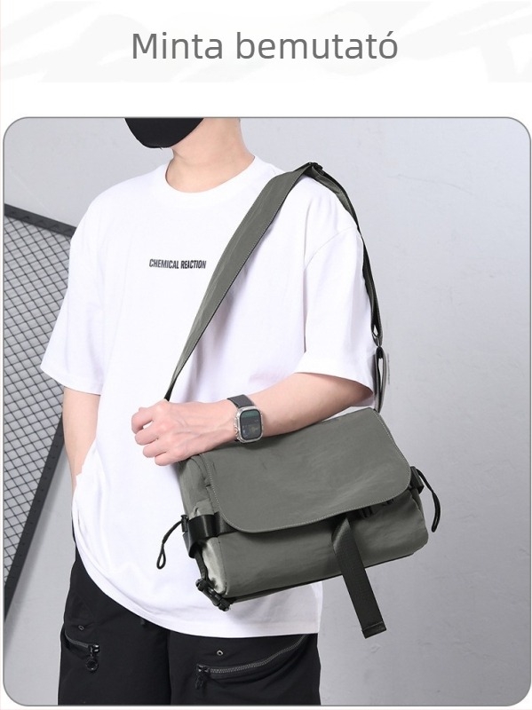 Férfi vállon átvetős táska - Nagy kapacitás, Utcai stílus, Napi használat (Vízlepergető anyag; Poliészter bélés; Légáteresztő; Száraz-nedves elválasztás)