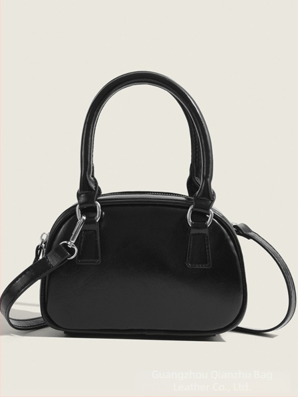 PU párnás alakú táska cipzáras nyitással, poliészter bélés, belső rejtett zseb cipzárral – 2025 tavasz