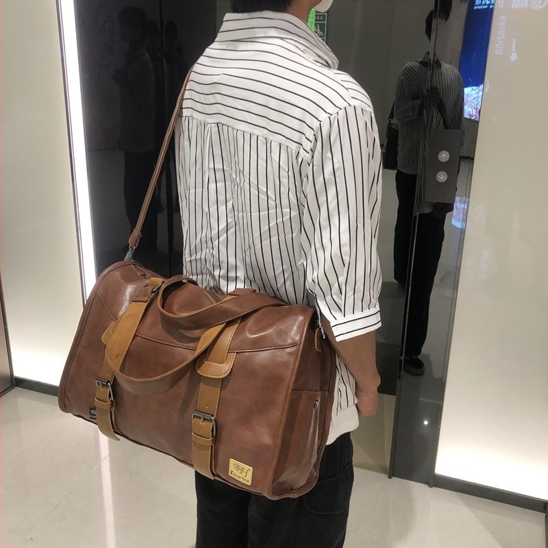 Férfi válltáska — Crossbody stílus, Szintetikus bőr, 15 hüvelykes laptophoz, Üzleti utazáshoz