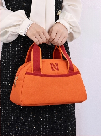 Nagy kapacitású vászontáska kozmetikumokhoz, vízálló, ultra könnyű, kopásálló és száraz–nedves szétválasztás.