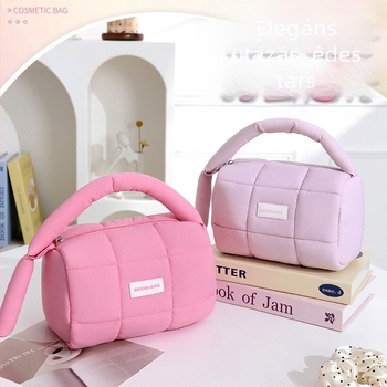 Sminktáska Puff Sweet Girl stílusban, poliészter külső, poliészter bélés, egyszínű modell, nagy kapacitás