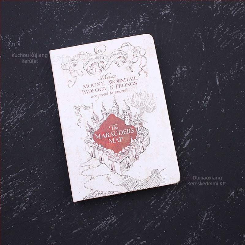 Diagon Alley jegyzetfüzet műbőrborítóval, ragasztó kötés, offset papír, 100 oldal