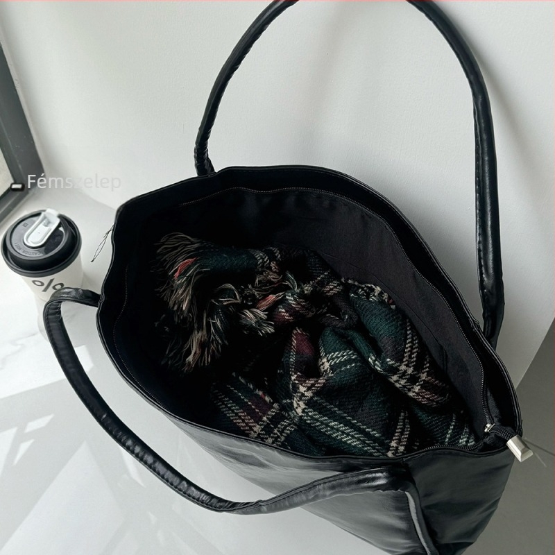 Yuri PU bőr Tote táska, Nagy kapacitású, Városi minimalist stílus, Horizontális négyzet alak, Mágneses zár