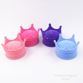 Huiyi Műanyag Kis Koronás Ékszerdoboz Velúr Belsővel Fülbevalókhoz, Nyaklánchoz és Gyűrűhöz