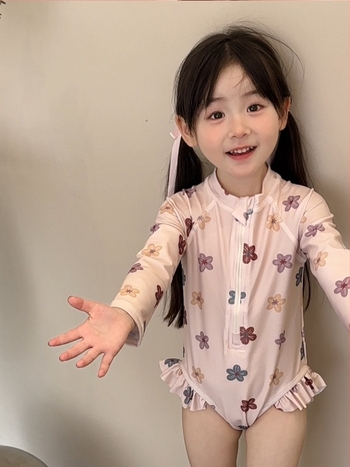 Lányoknak szóló hosszú ujjú gyerek fürdőruha — virágmintás, 100% poliészter, úszáshoz, 1–8 éves korig